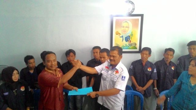 Ketua BM PAN Batanghari Ramli Saputra saat deklarasi dukungan ke Camelia-Amin